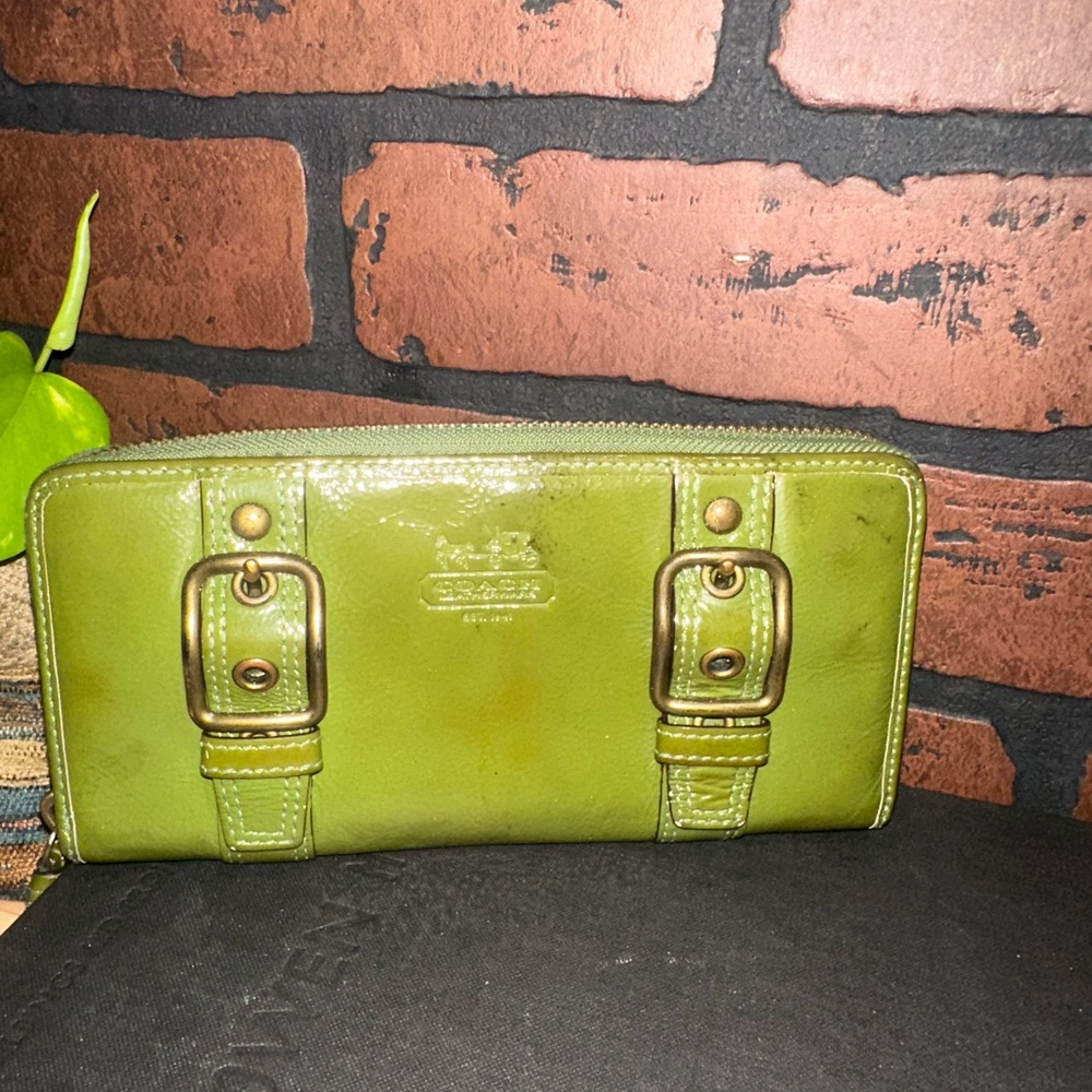 "RARE" COACH Double Buckle Zip Around Clutch Wallet - Picture 2 of 12